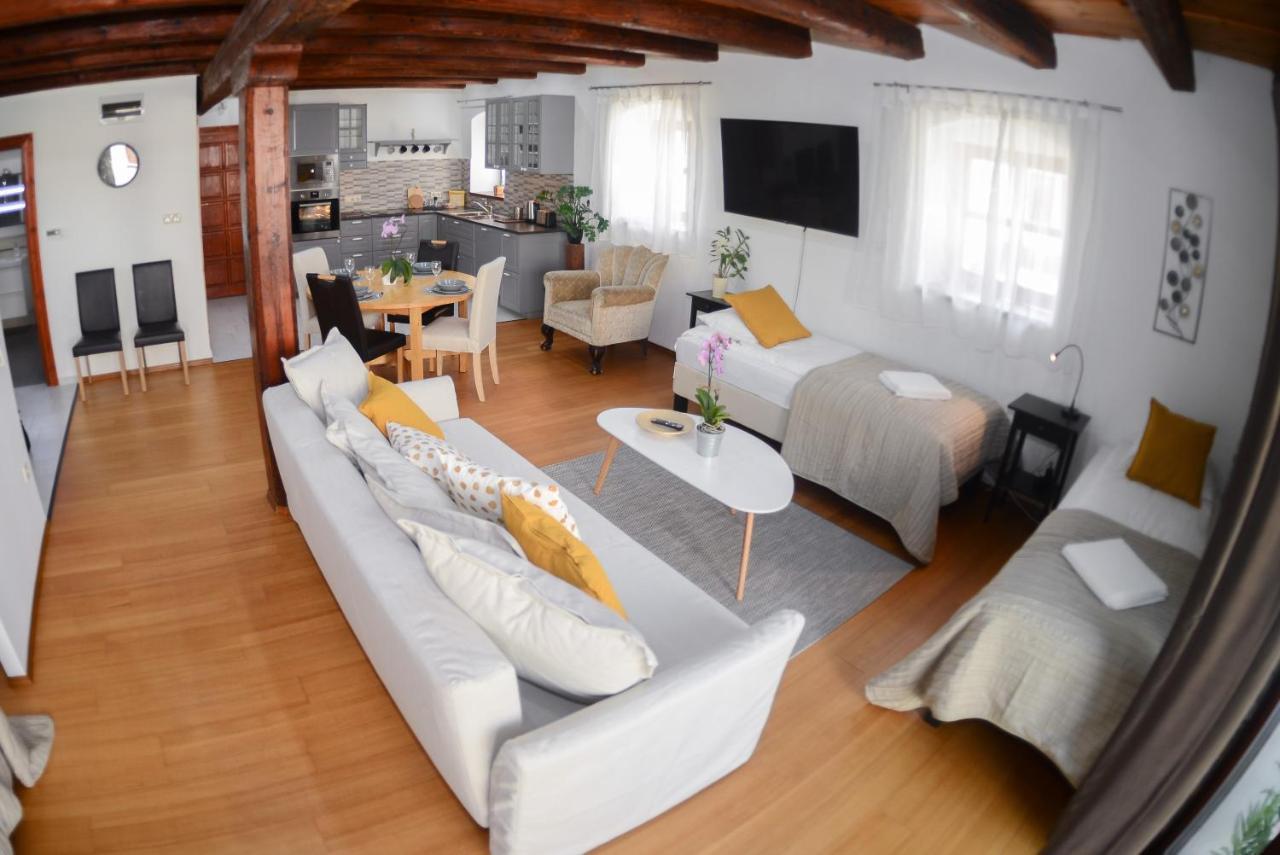Somos Apartman Дьор Екстериор снимка